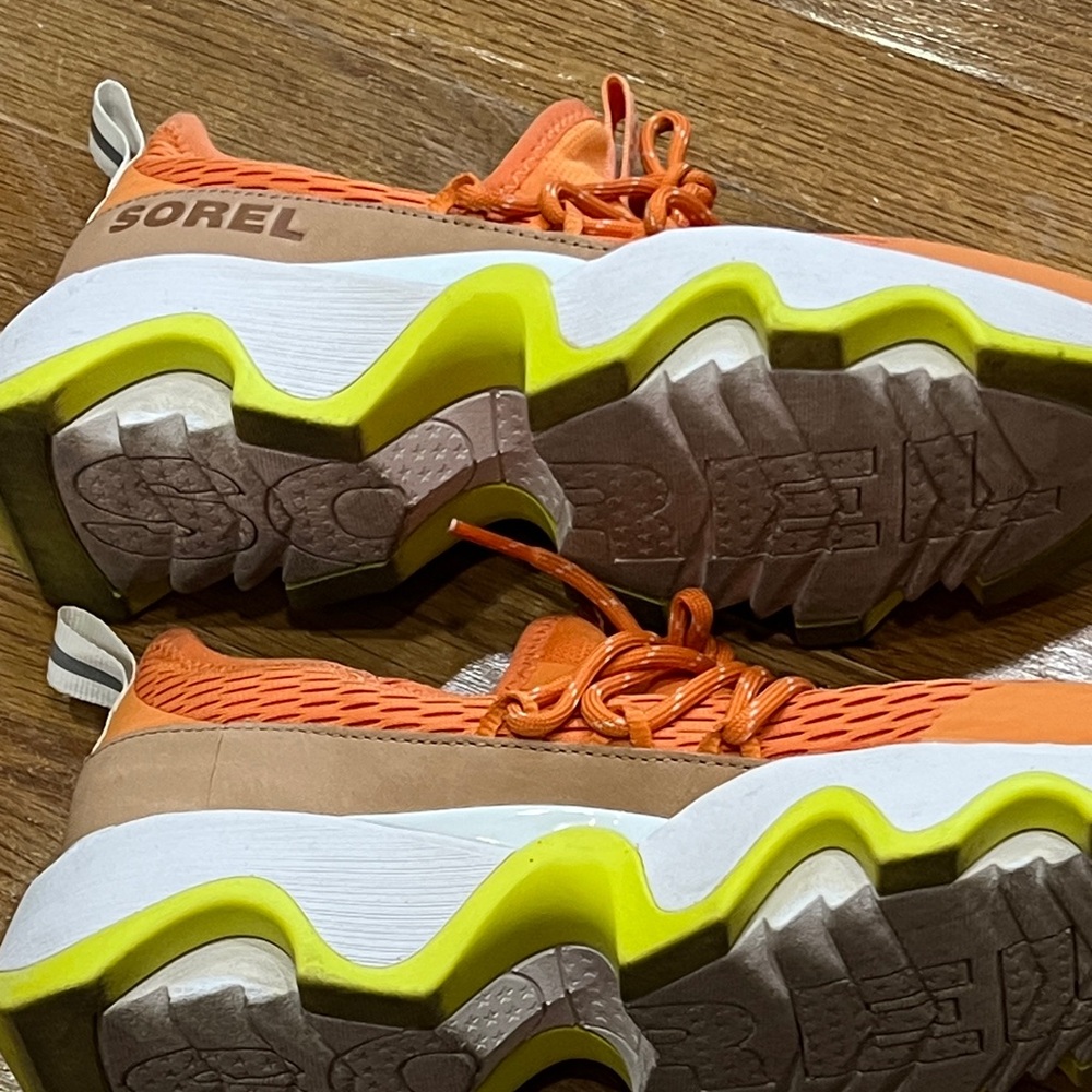 Orange Knit Wave-Sole Women's Sneakers - Picture 8 of 8